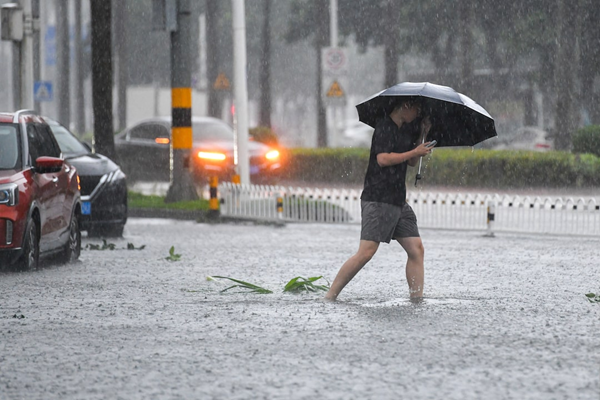 Typhoon Matmo hits southern China during peak holiday season